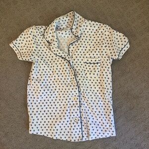 Roller rabbit white and blue hearts pj top